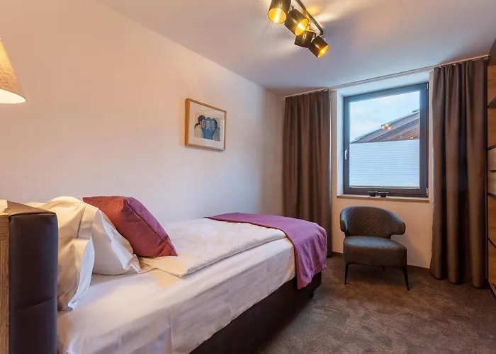 22 Summits Apartments